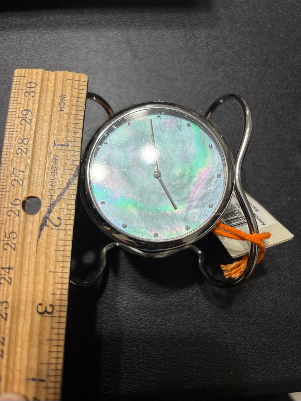 Fossil Silver Table Clock with Iridescent Mother-of-Pearl Face. Opening ceremony - Picture 5 of 8